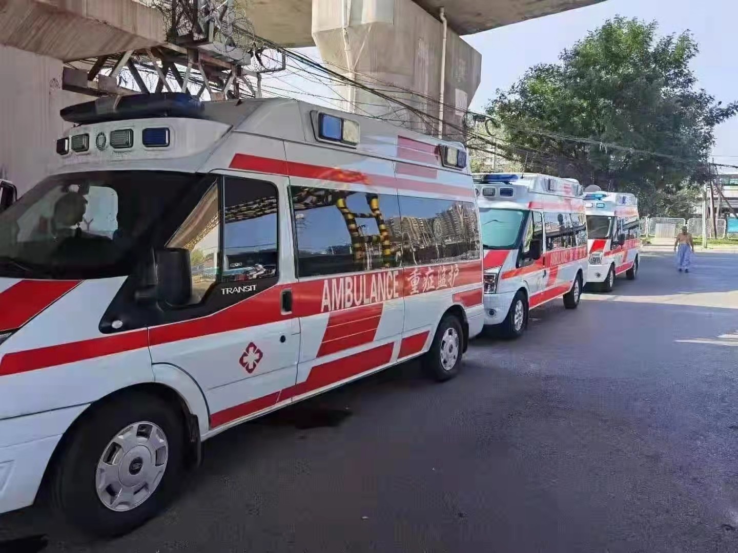 东兰县救护车出租